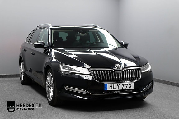 Skoda Superb hos Heedex Bil i Örebro