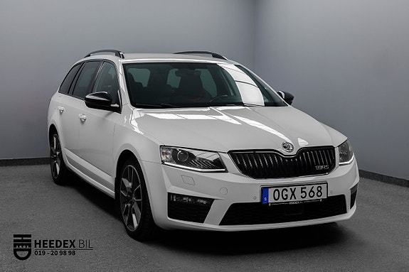 Skoda Octavia RS hos Heedex Bil i Örebro